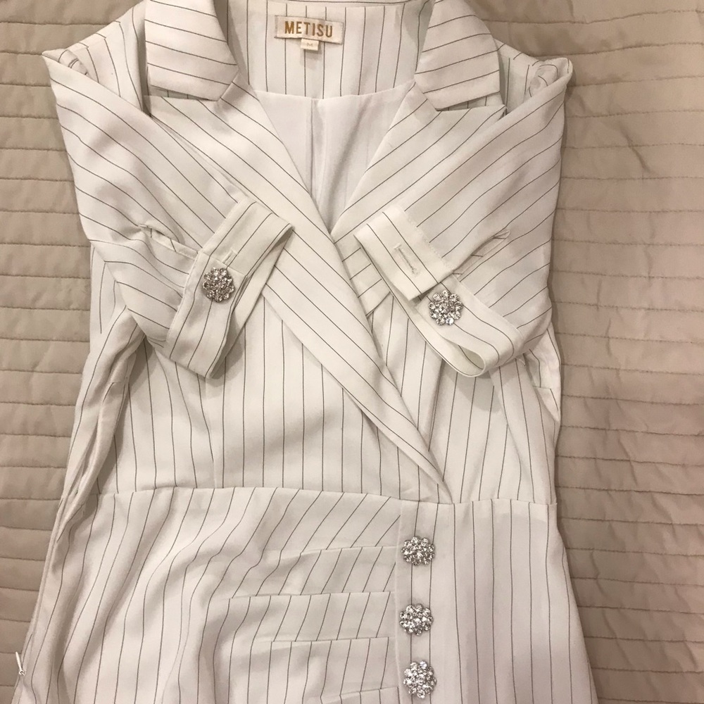 Metisu white & navy striped faux-wrap dress Size M. Excellent used condition. - Picture 12 of 15